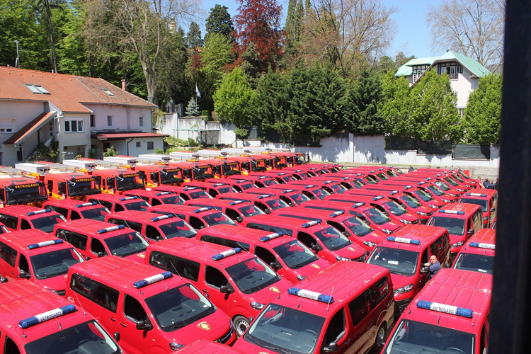 Slika /slike/Dan vatrogastva vatrogasna vozila.png